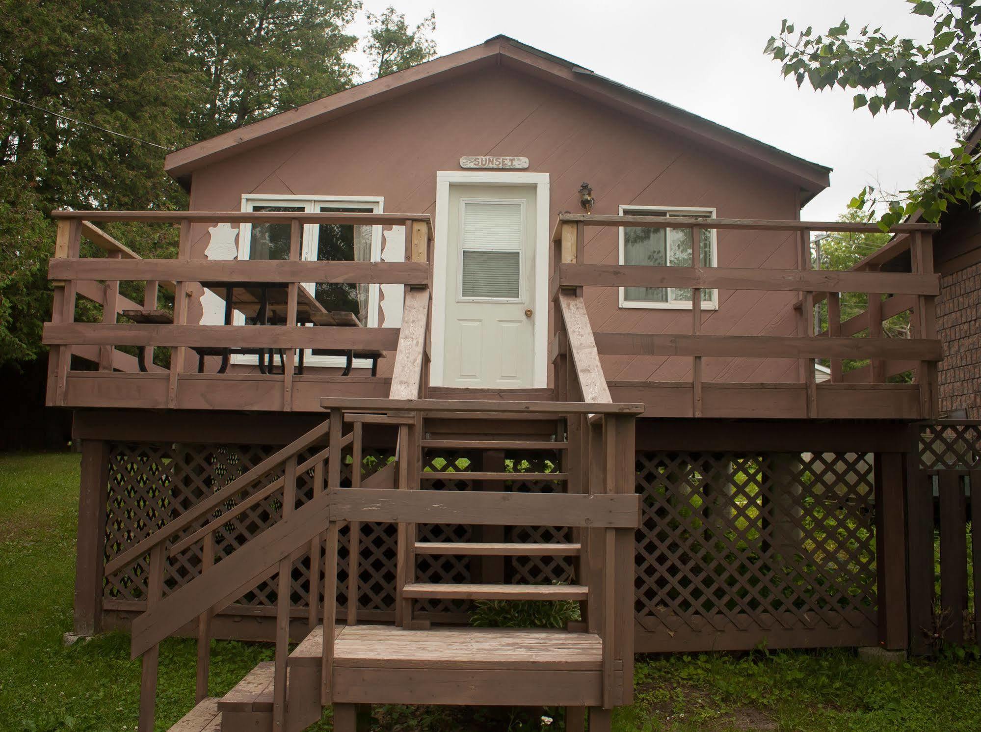 Lake Dalrymple Resort Lagoon City Exterior foto